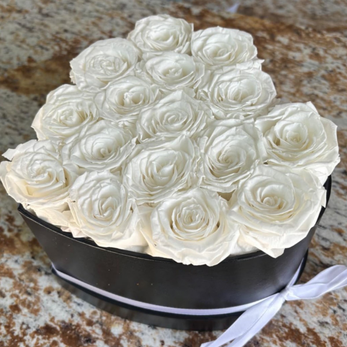 16송이 (블랙 박스 + 화이트 플라워)