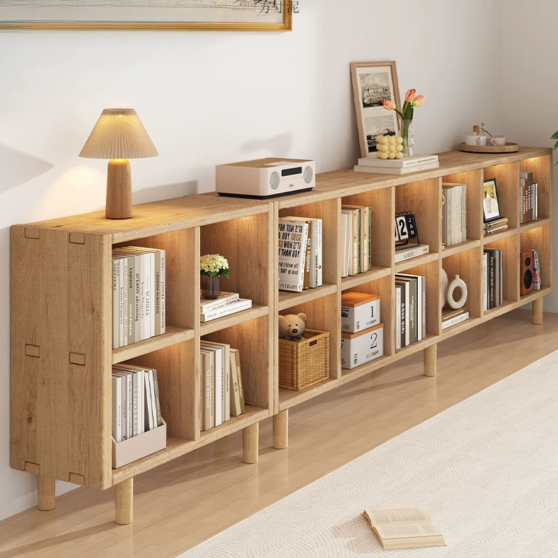 Толстый книжный шкаф из массива дерева