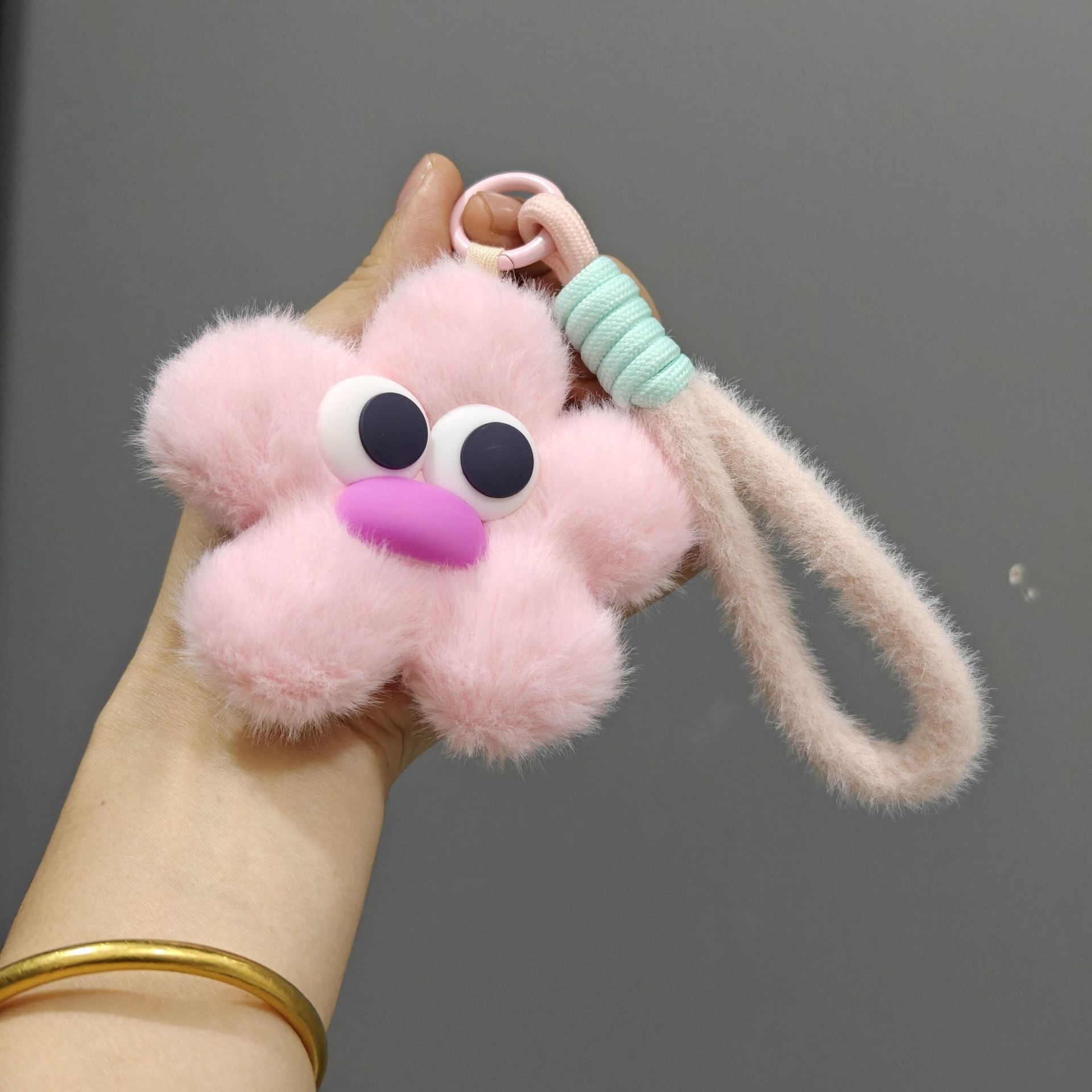 Otoño y invierno lindas flores de peluche cadenas de teléfonos móviles diy bolsos accesorios de llaves hechos a mano dibujos animados colgantes de llaves de automóviles