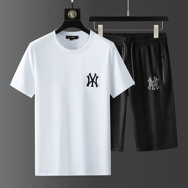 Мужской костюм с короткими рукавами и шортами, лето 2024, новый модный брендовый стильный европейский повседневный спортивный комплект из двух предметов с натуральной вышивкой