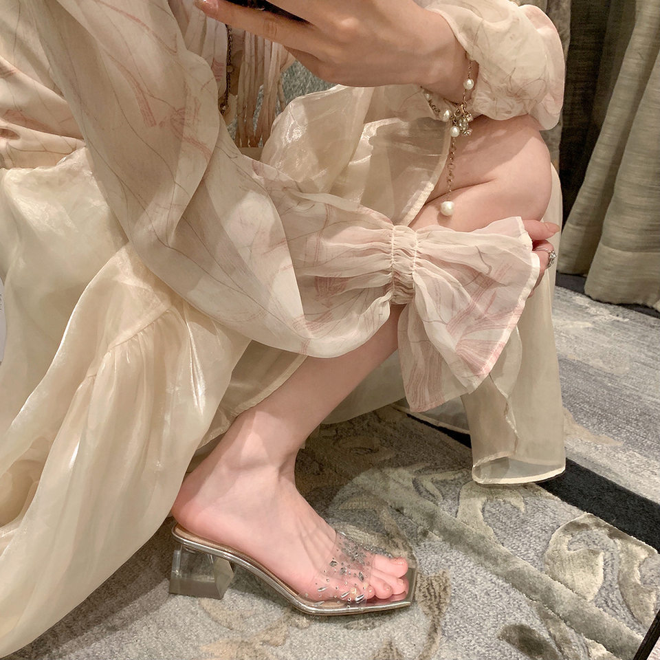 Dép sandal nữ quai ngang mũi vuông đính pha lê, đế dày gót vừa 3–5 cm — Màu bạc, Màu hồng nude, Màu mơ Nude