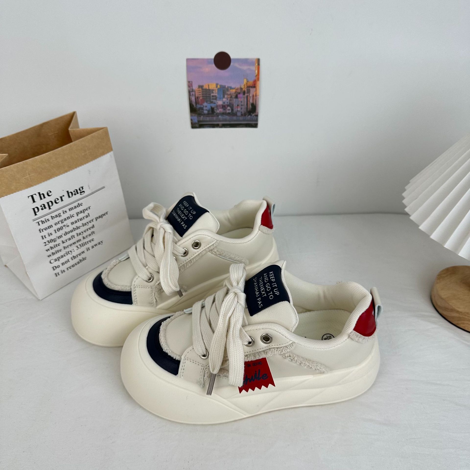 Zapatos de skate de fondo grueso y de altura baja de las niñas de la escuela deportiva universal zapatos de lona casuales 2025 primavera zapatos de mujer coreanos