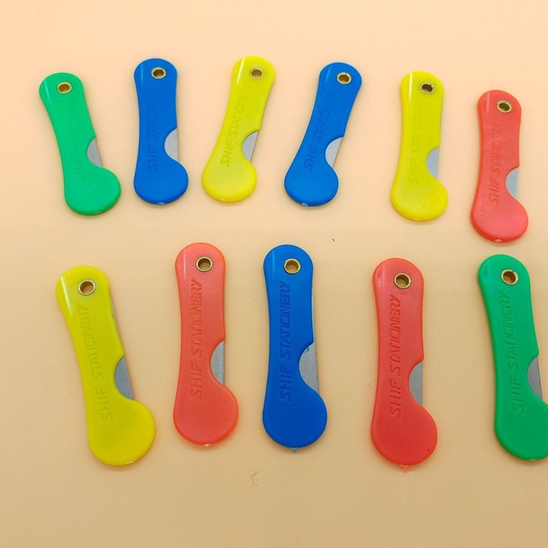 学生鉛筆削り折りたたみペーパーナイフエクスプレス開梱プラスチック小型ナイフプラスチックフィルムユーティリティナイフメーカー卸売|undefined