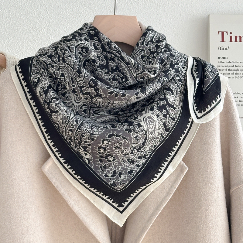 서역 캐슈 플라워 - 블랙 & 화이트