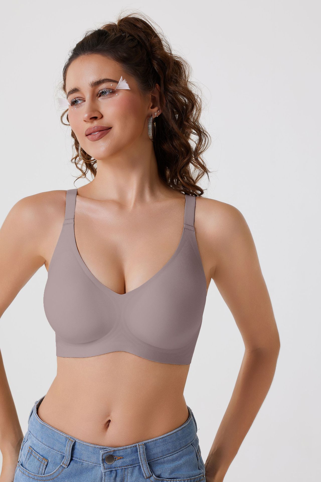 Estación europea para proporcionar un bra transfronterizo, tamaño europeo y americano, bra sin marcas, ropa interior sin anillo de acero, Amazon explosivo estándar inglés