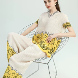 时尚休闲套装;连衣裙;女式T恤