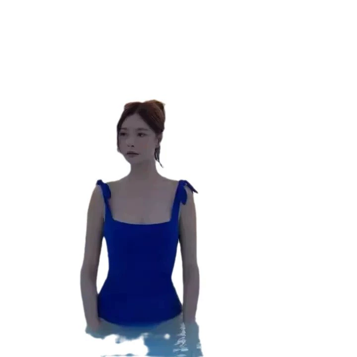 The same fabric for bloggers, Iceland hot spring vacation, one-piece blue swimsuit for women, conservative, white, and small breasts