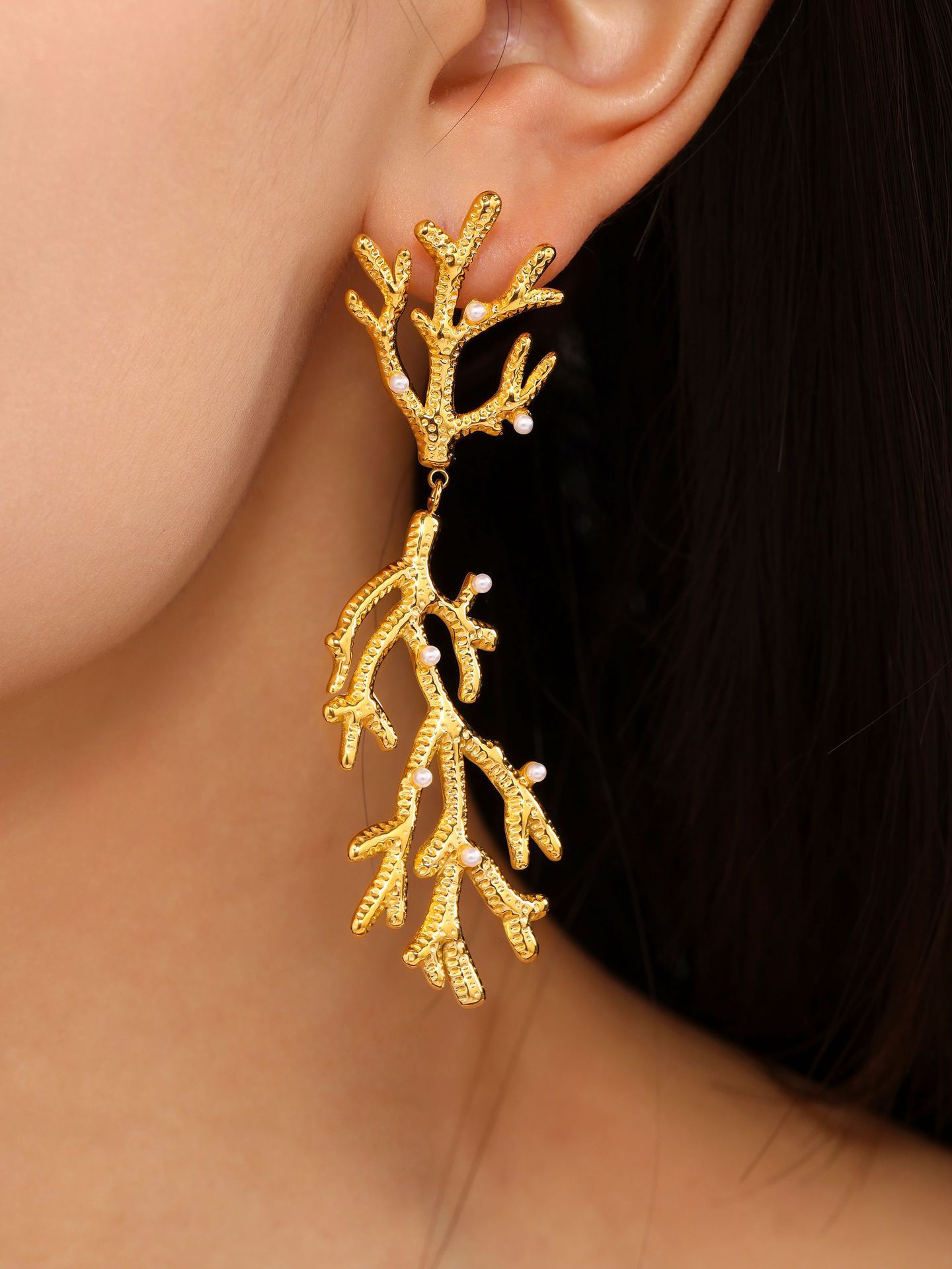 Coral Shaped Dangle Earrings With Pearl Texture For Women_voghion.com