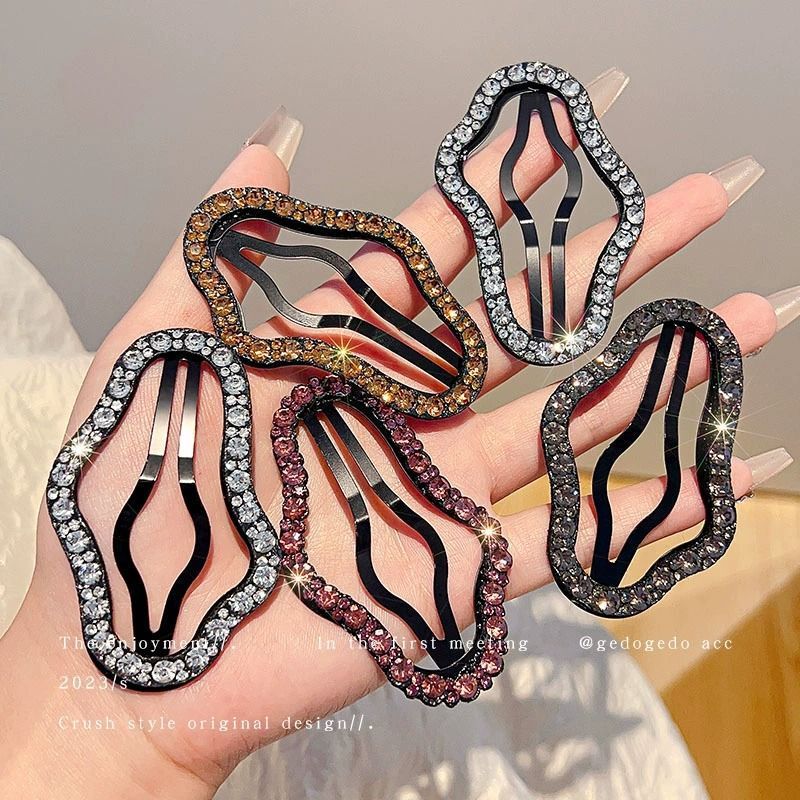 Light Luxury Rhinestone Cloud Hairpin, Versatile Girl's Bangs, Broken Hair Bb Clip, Popular Side Clip, Fashionable Hairpin Light Luxury Rhinestone Cloud Hairpin, Versatile Girl's Bangs, Broken Hair Bb Clip, Popular Side Clip, Fashionable Hairpin