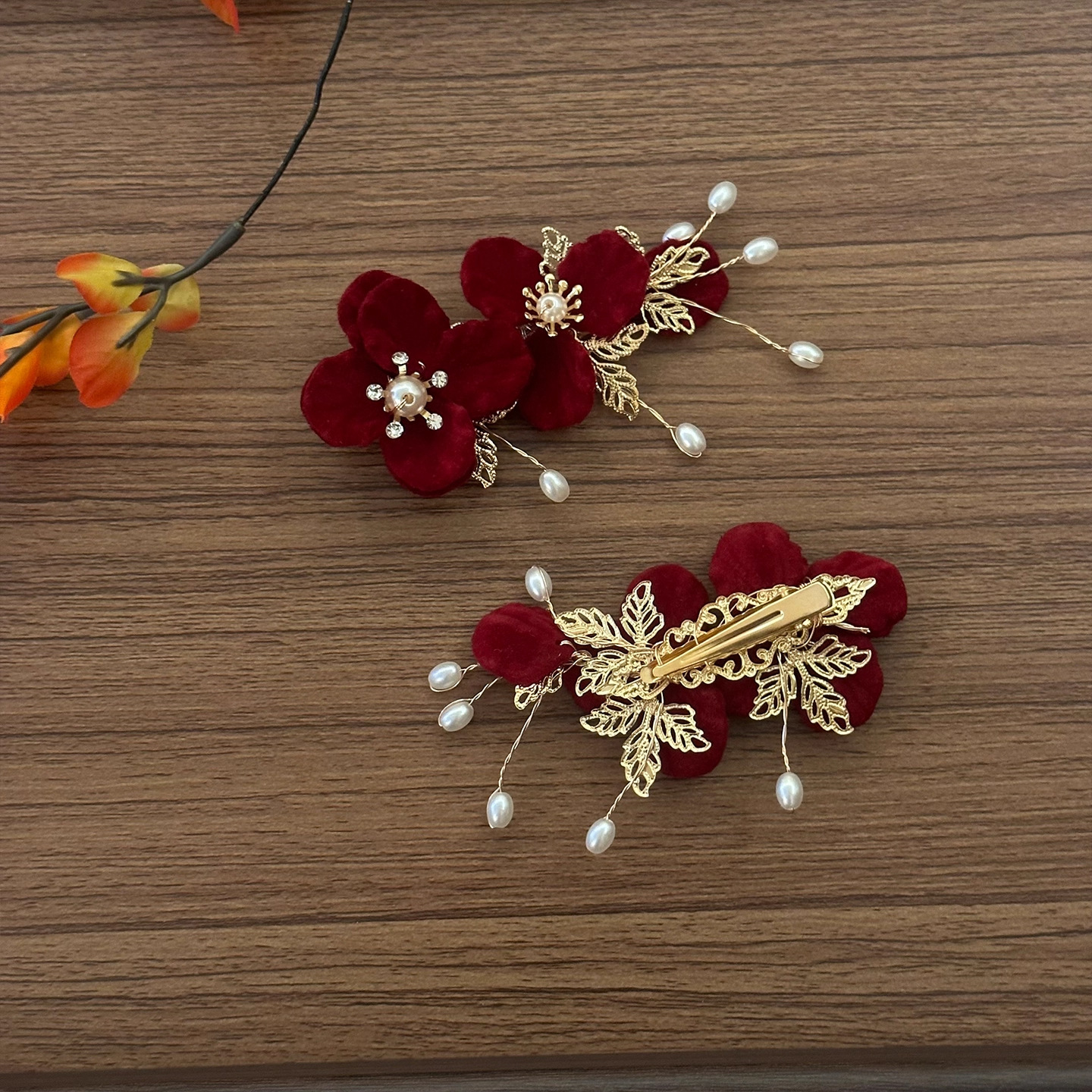 Elegant red makeup-single duckbill clip