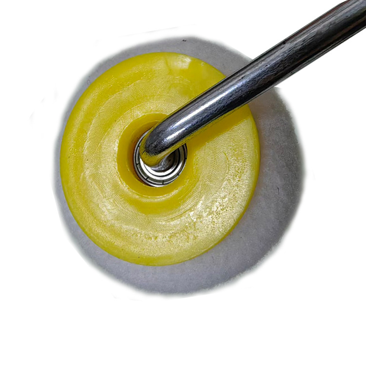 ����еĹ�ͲˢͿ���齺�������ֱ���С���ת�������ӱ��ˢ