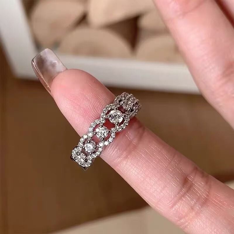 New Lace Hollow Ring, Feminine, Light Luxury, High-End Niche Design, Fashionable, Versatile, Simple and Adjustable Ring