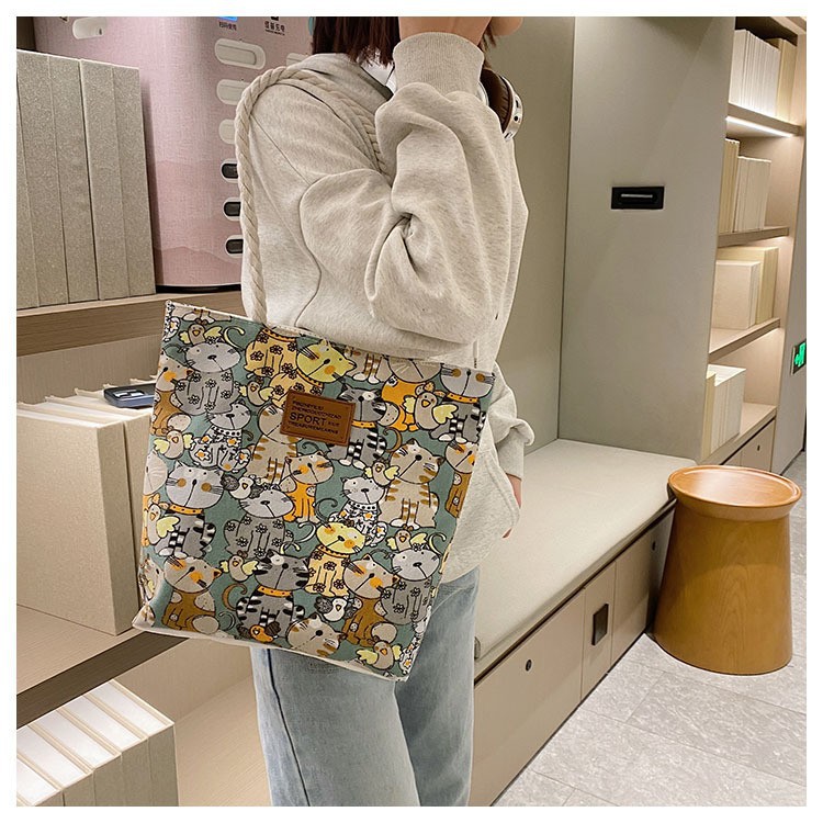밝은 녹색