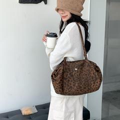 跨境自由野性豹纹包包复古潮流小众腋下包女高级感韩系简约单肩包
