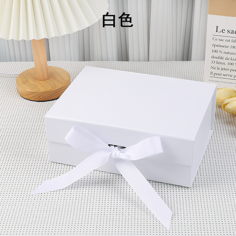 Caja plegable en stock al por mayor cajas de regalo de cumpleaños de viento caja de absorción caja de regalo plegable transfronteriza una pieza