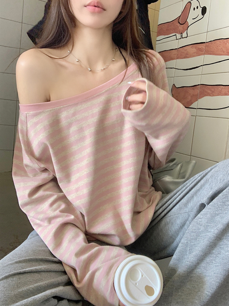 분홍색과 회색 줄무늬