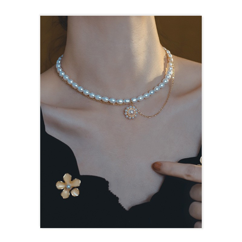 Retro organic elegant necklace from pearl