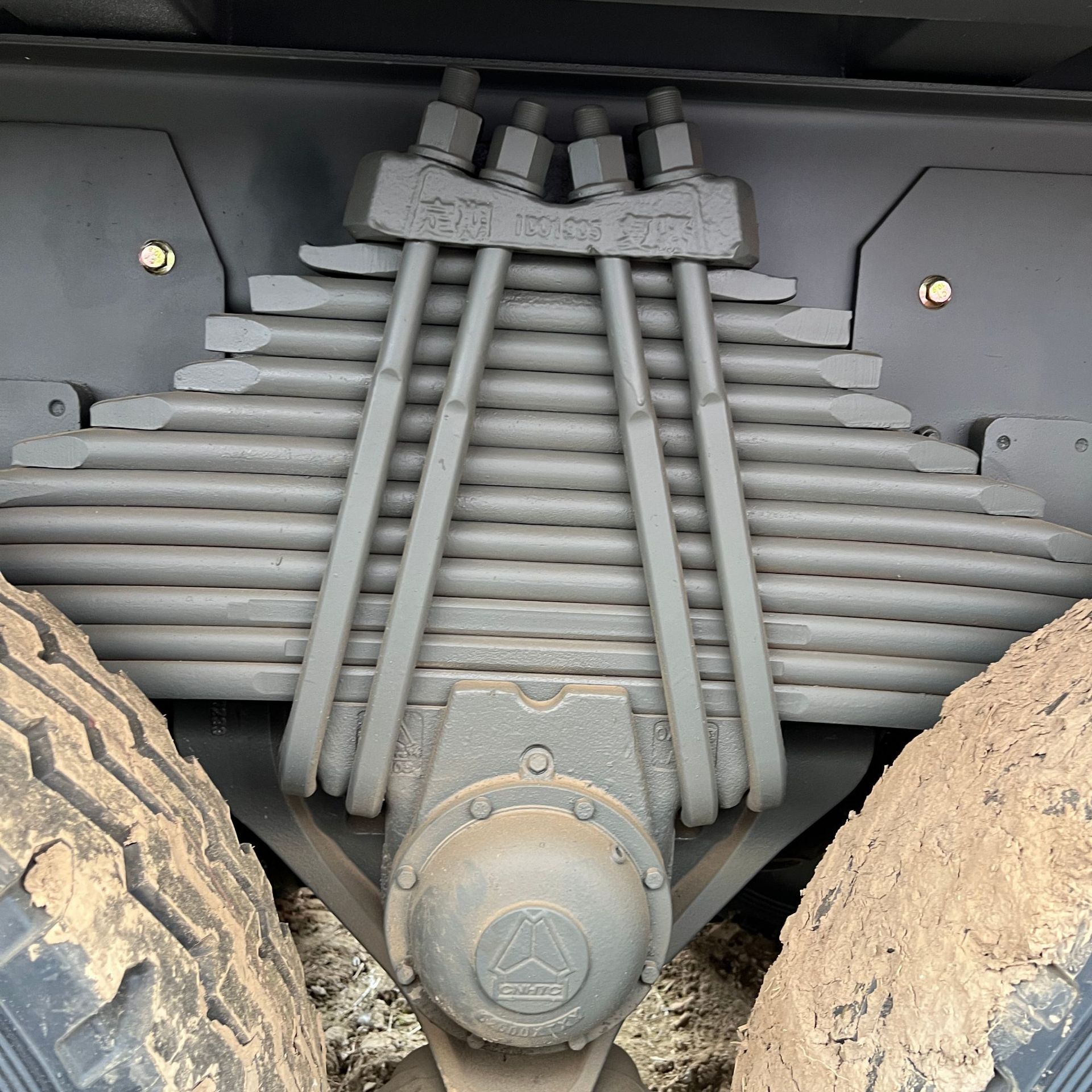 Export to Africa: Sinotruk Howo Eight-Wheel Truck Nx Mining Dump Truck with Customizable Cargo Box, Available in Stock
