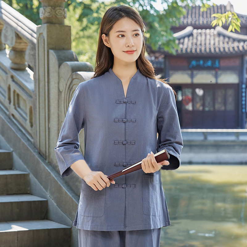 Темно-синий женский костюм с рукавами три четверти