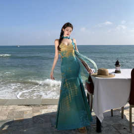 民族风孔雀蓝收腰长款吊带连衣裙春夏送飘带