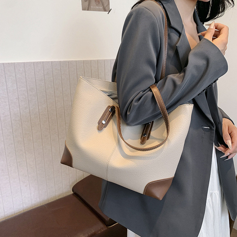 2024 가을과 겨울 새로운 토트 백 하이 엔드 센스 대용량 패션 캐주얼 어깨 가방 여성 통근 핸드백