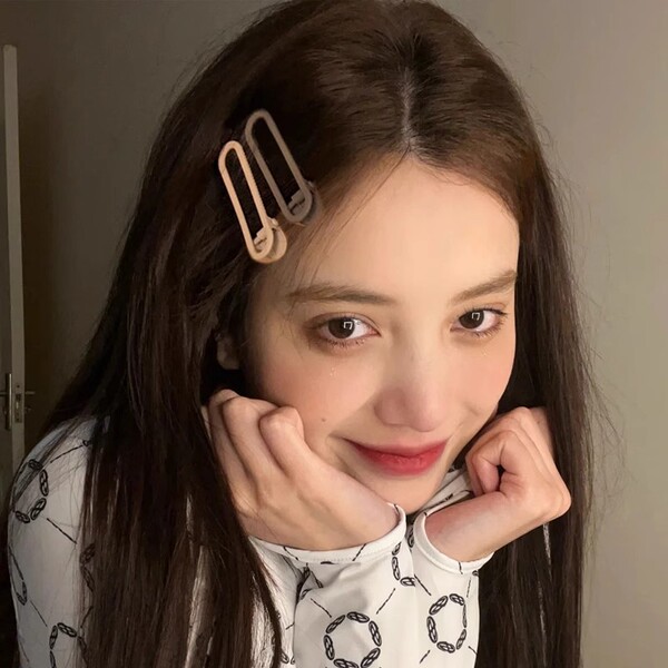 2025 new milk-coffee-free hair clips