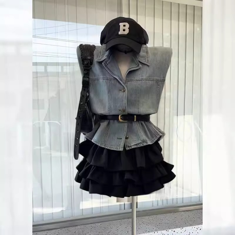 夏のロイヤルシスターの軽くて大人なスタイルの女性の新しいファッションノースリーブデニムベストベストジャケットショートスカートツーピーススーツ|undefined