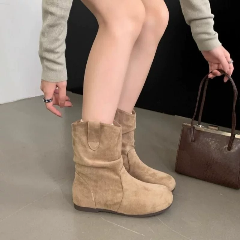 Demi-season high boots platform with bow