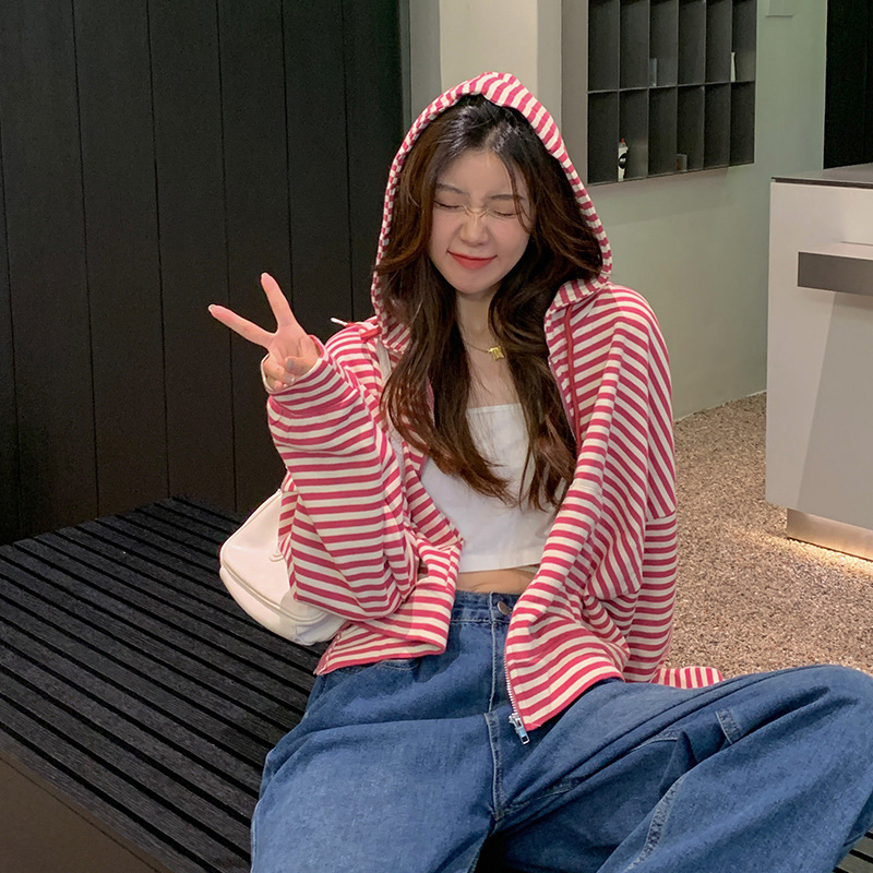 American-Style Hooded Lazy-Style Loose Oversize Sweatshirt for Women, Spring, Autumn, and Winter Thin Striped Cardigan Top Short Jacket American-Style Hooded Lazy-Style Loose Oversize Sweatshirt for Women, Spring, Autumn, and Winter Thin Striped Cardigan Top Short Jacket