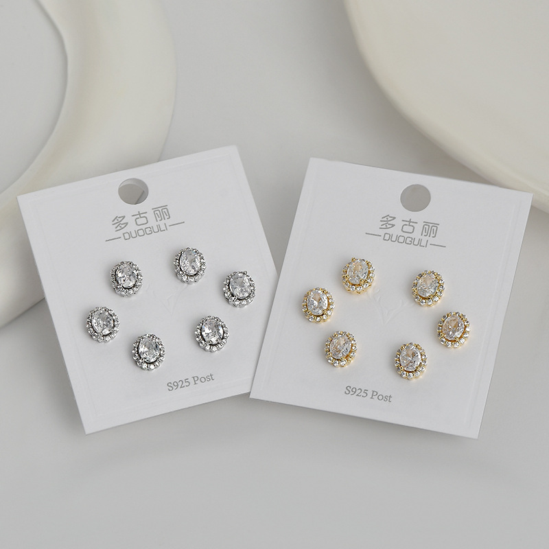 Copper Simple Style Classic Style Solid Color Inlay Zircon Ear Studs display picture 1