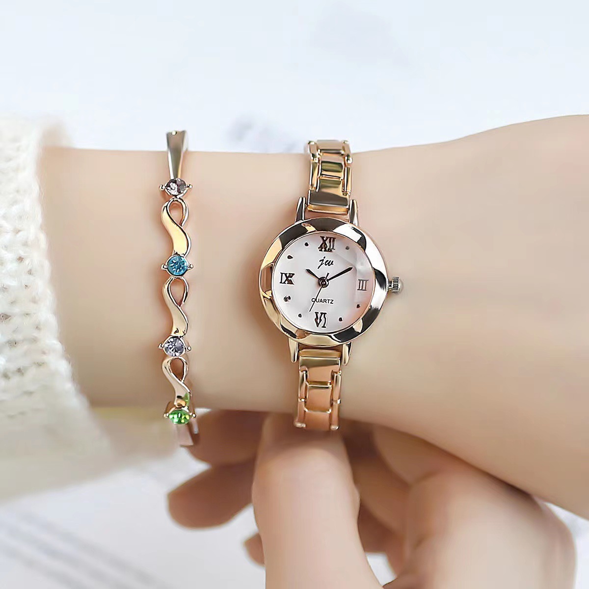 New Style Fashionable Women's Watch Female Student Compact Round Steel Band Trendy Temperament Electronic Quartz Watch Wholesale