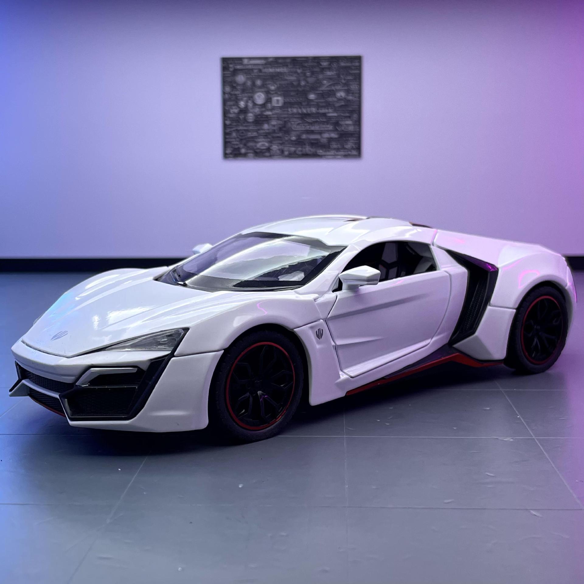 Aleación de coche 1:24 Laiken Super running modelo de coche tire hacia atrás con sonido y luz niño modelo de coche de juguete colección de decoración