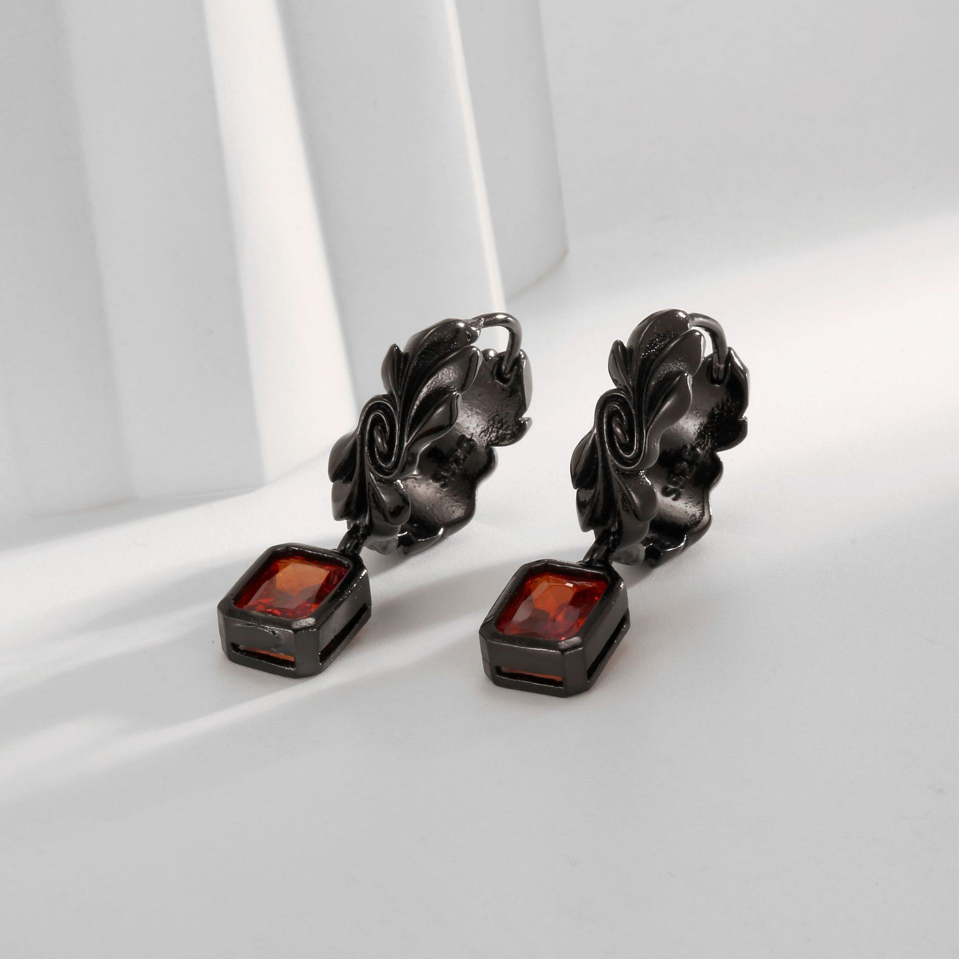 Geometric square retro fashionable elegant earrings with zircon…