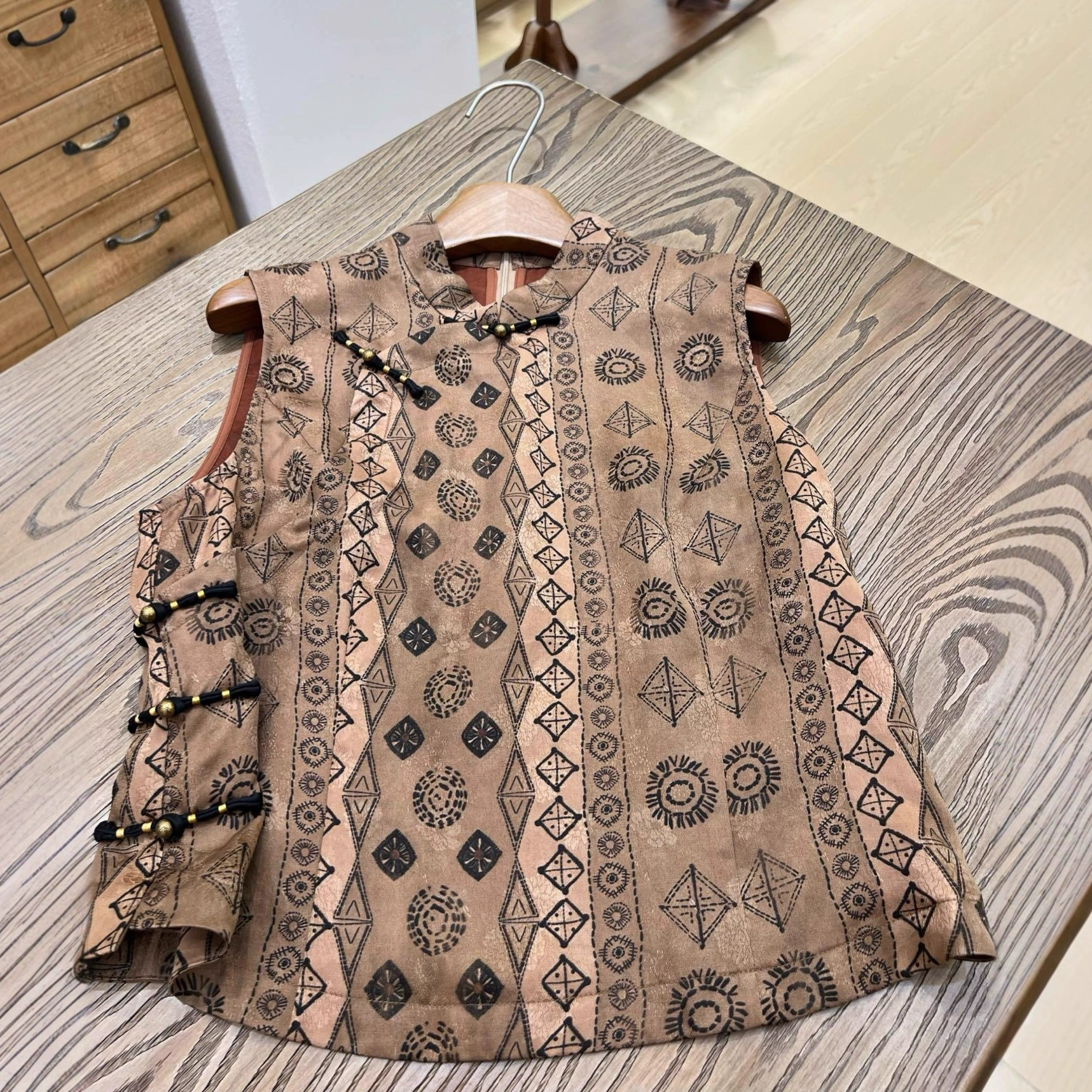 南油新中式国风真丝香云纱马夹小立领盘扣原创设计改良唐装女马甲