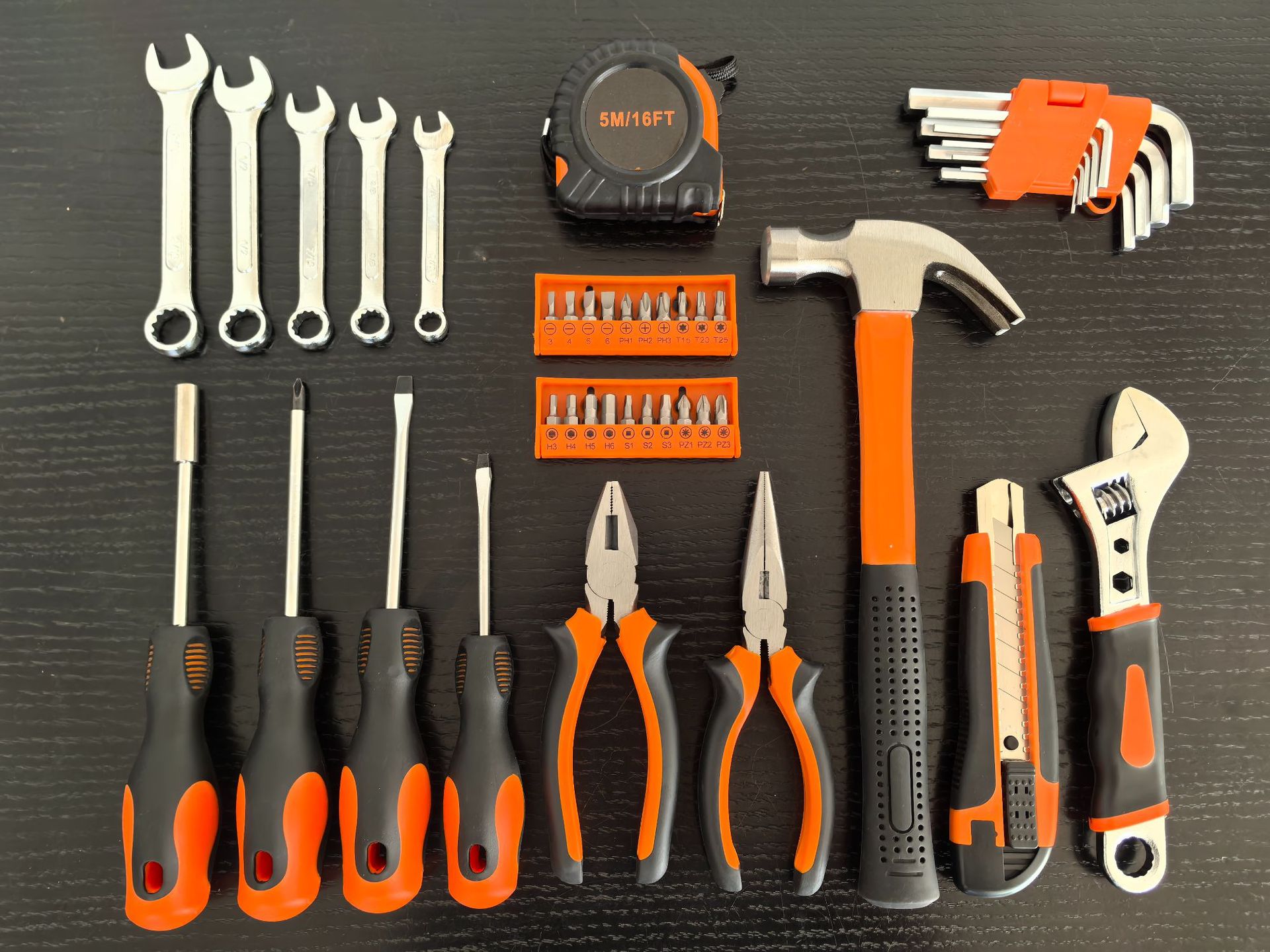 Fabricante transfronterizo reparación de equipos domésticos 45 piezas Kit de herramientas portátiles alicates manuales destornilladores martillo seis