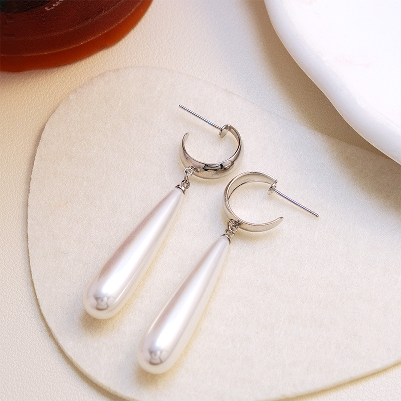 Fashionable retro elegant earrings drop-shaped
