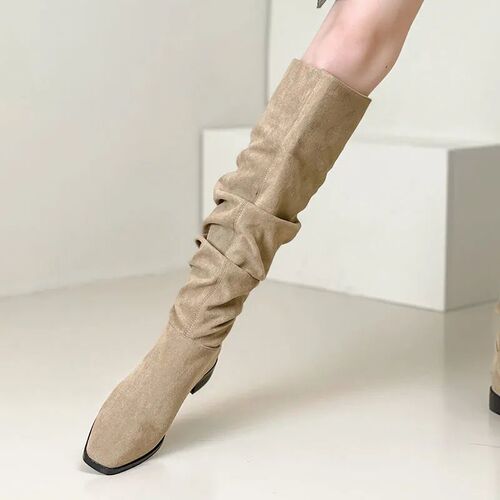 Knee-high boots for girls, suitable for autumn and winter of 2024, new style, thick-heeled, high-top, pointed toe, fashionable, Western cowboy boots.