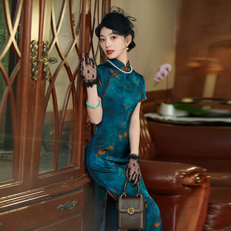 Длинное улучшенное платье-чонсам в стиле ретро Old Shanghai с короткими рукавами для показа мод 2025 года, новое облегающее платье, можно носить ежедневно.