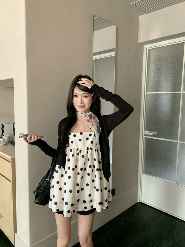 韩系波点吊带女2025秋季新款甜辣妹设计感围脖显瘦纯欲背心上衣潮|undefined