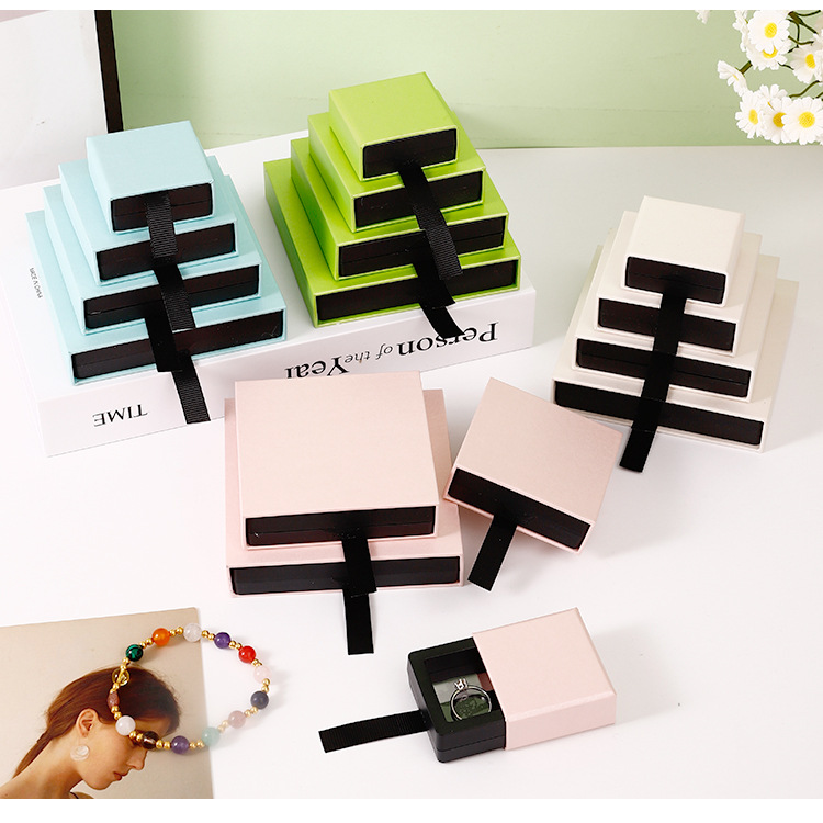 1 Piece Paper Luxurious Daily Date Solid Color Jewelry Boxes display picture 1