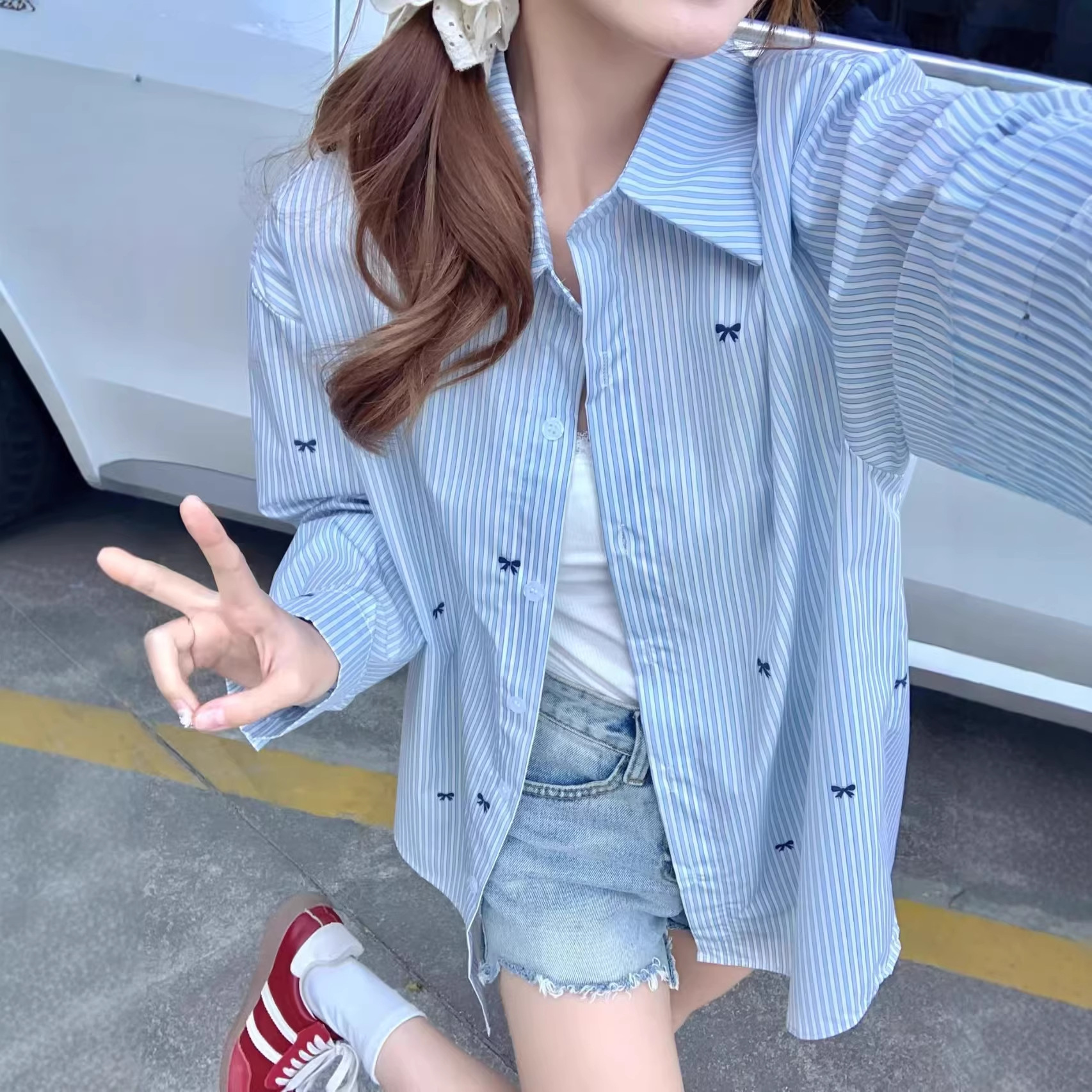 Bow Print Shirt for Women, Thin Style, Loose Fit, Long Sleeves, Stylish Design, Blue Versatile Striped Shirt Top for Spring