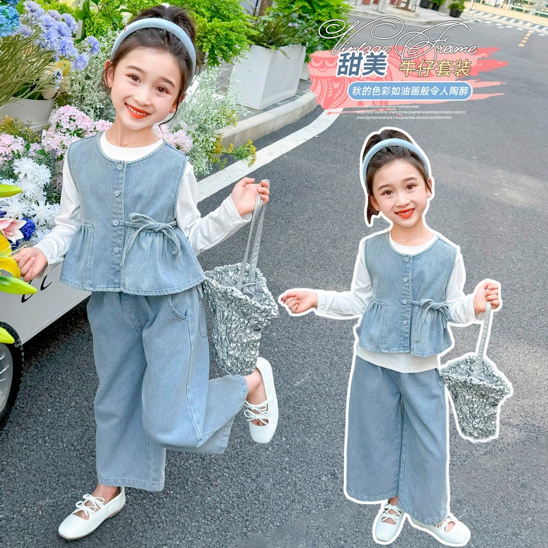 Conjunto casual para niñas de mezclilla con cordón, tres piezas – moda primavera-otoño 2024.