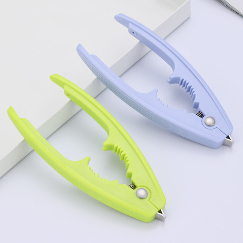 Blood clam claw, oyster opener, scallop claw, nut cracker, multi-functional kitchen tool, crab claw, one-stop service 