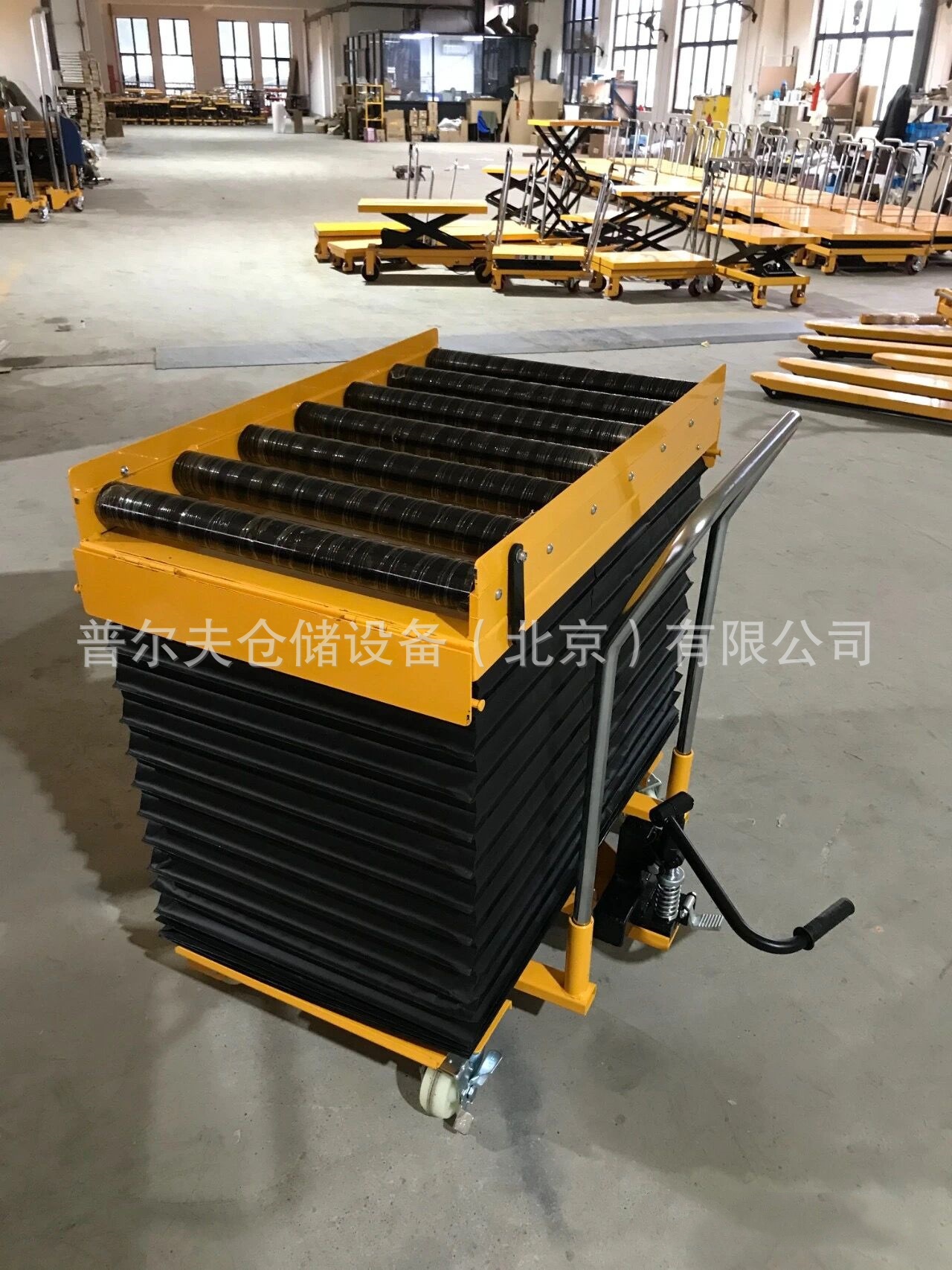 Non-standard manual electric scissors hydraulic lifting platform car roller ball roller rib turntable lift