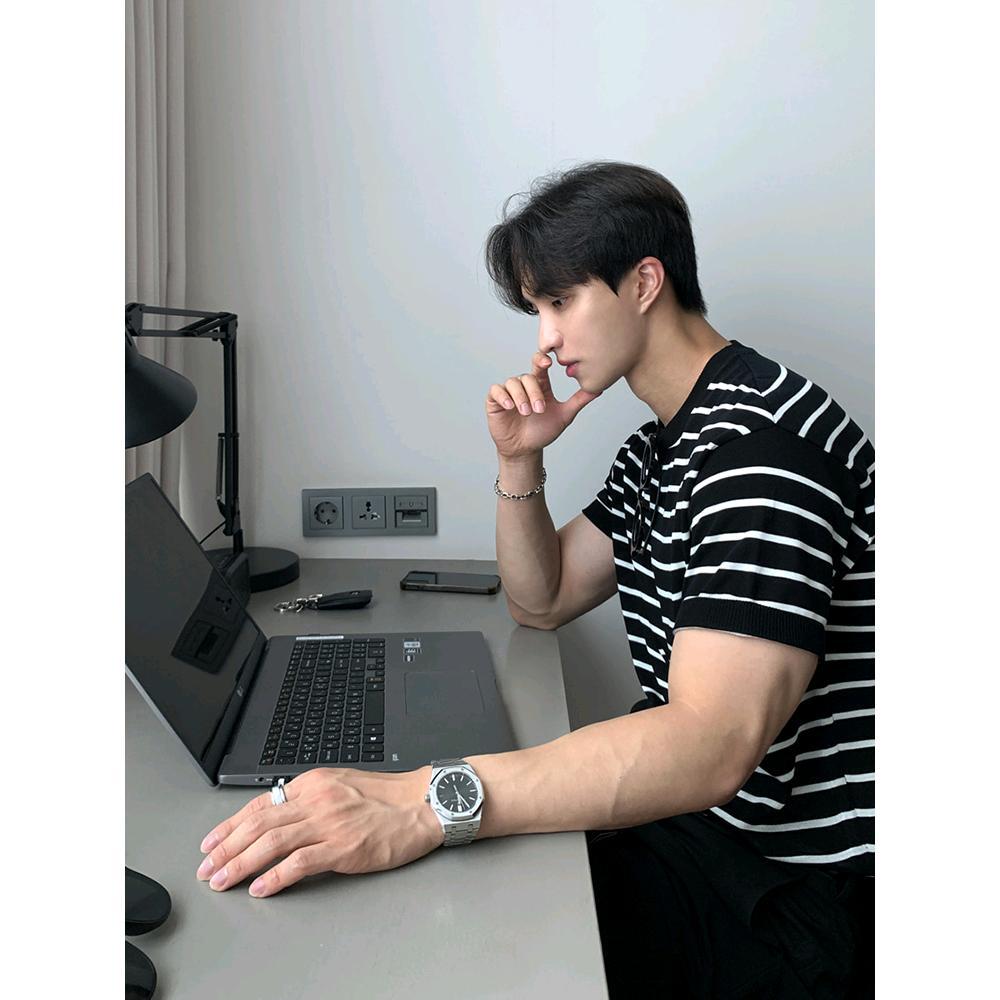Summer new men's black and white striped top basic T-shirt Korean style loose pullover round neck short sleeve trendy wholesale