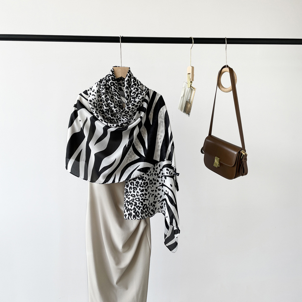 Leopard Print Patchwork Shawl Trendy Retro Style Long Silk Scarf Breathable Sunscreen Thin Women's Accessory_voghion.com