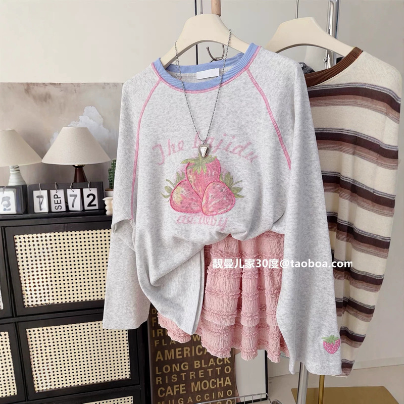 Sweet and stylish~ Big Strawberry spring new women's loose plus-size top, Korean-style soft and comfortable casual long-sleeve T-shirt