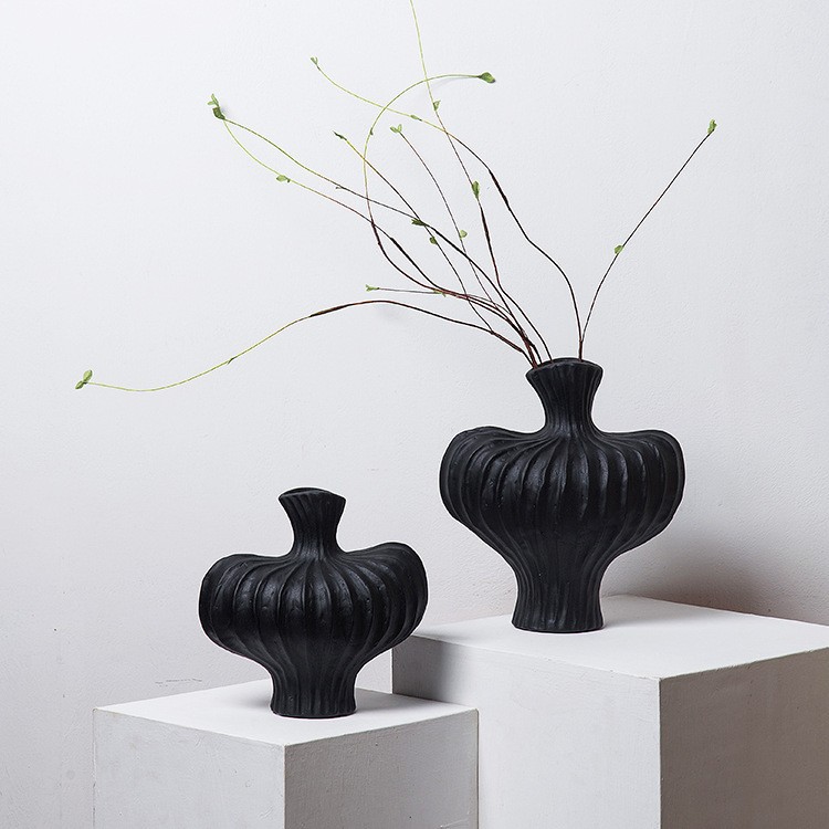 リビングルームの置物は軽くて豪華で高級な雰囲気のお酒棚の装飾品です。