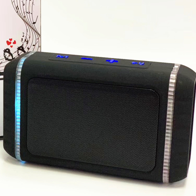 CR-X105 外贸无线LED七彩蓝牙音箱户外便携式手提迷你小音响