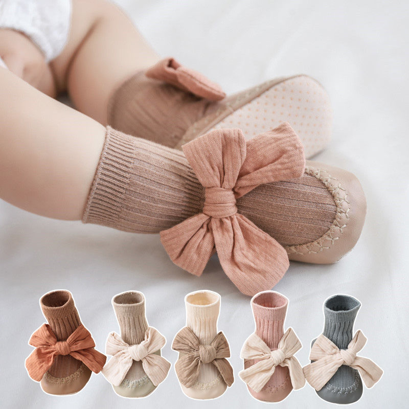 Children's non-slip socks for early age with bow